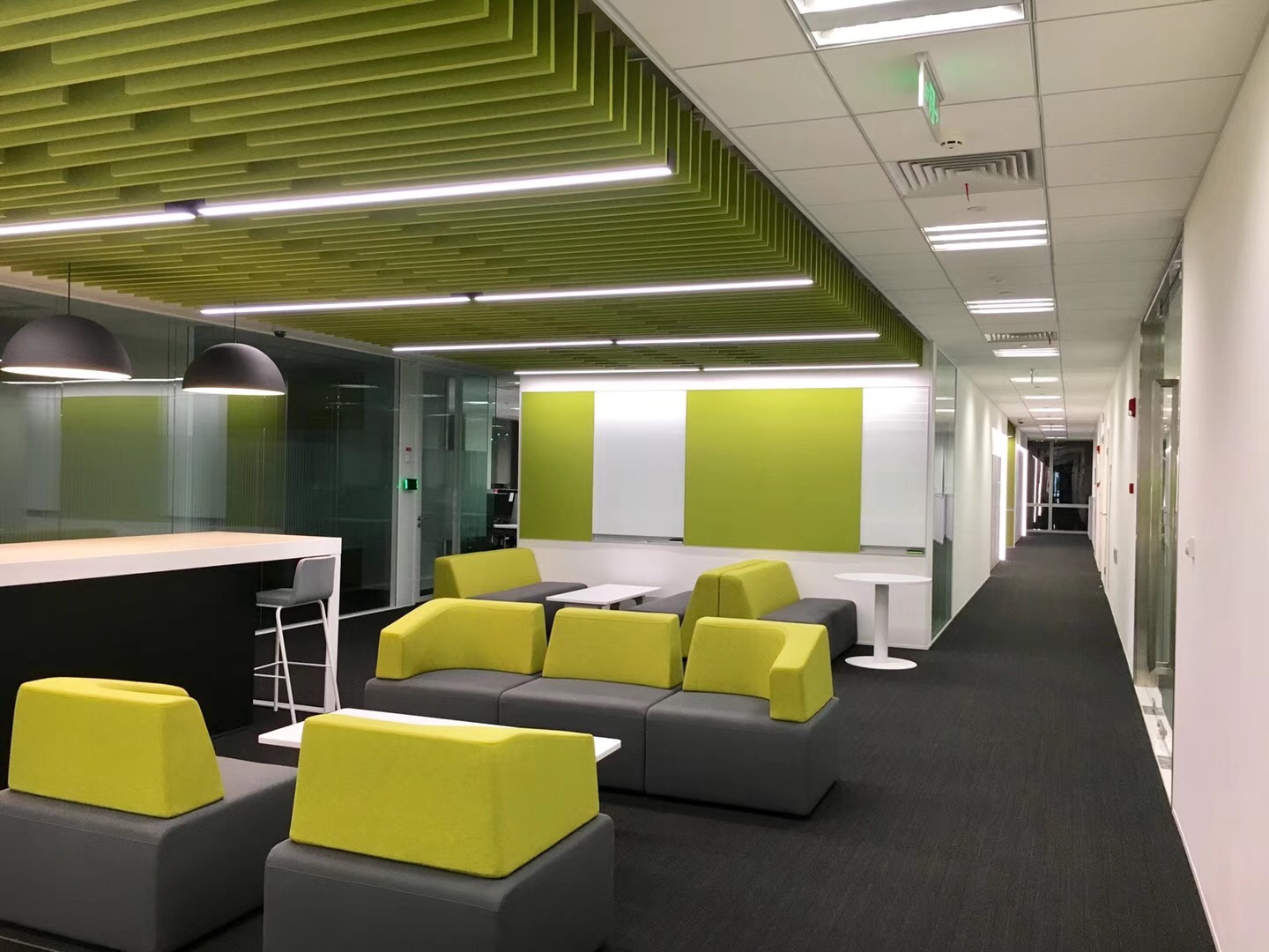 teto no escrit&oacute;rio